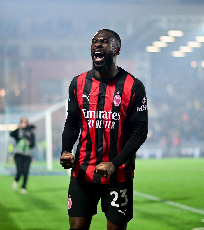 斗球体育直播-托莫里助米兰客场取胜|AC米兰|胜利_新浪体育_新浪新闻