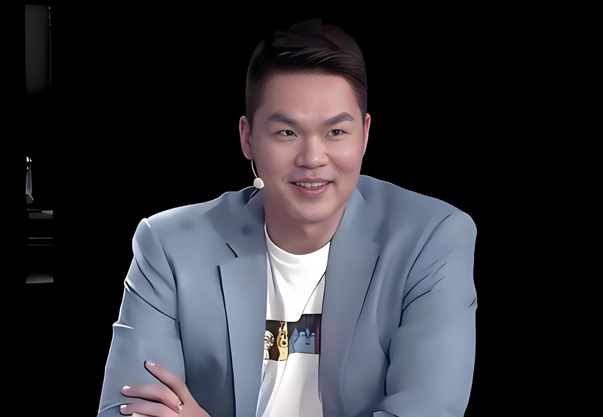 斗球体育平台-朱芳雨直播透露：着手准备引进大中锋，弥补球队内线不足